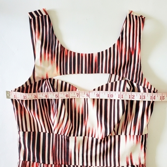 HOST PICK 🎉GUESS Los Angeles Striped Sleeveless Peek a Boo Mini Dress Sz 2 - Picture 11 of 13